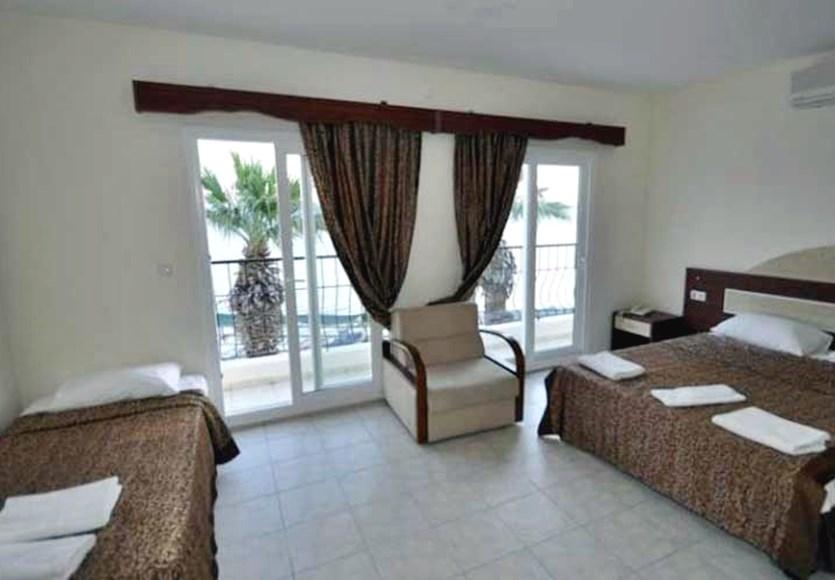 Ado Beach Hotel Тургутрейс Екстер'єр фото