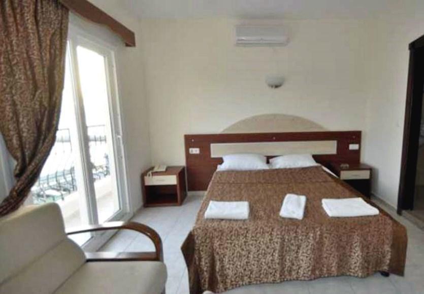 Ado Beach Hotel Тургутрейс Екстер'єр фото