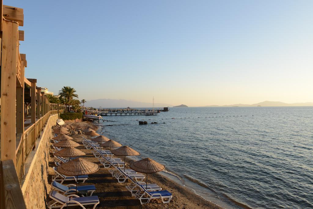 Ado Beach Hotel Тургутрейс Екстер'єр фото
