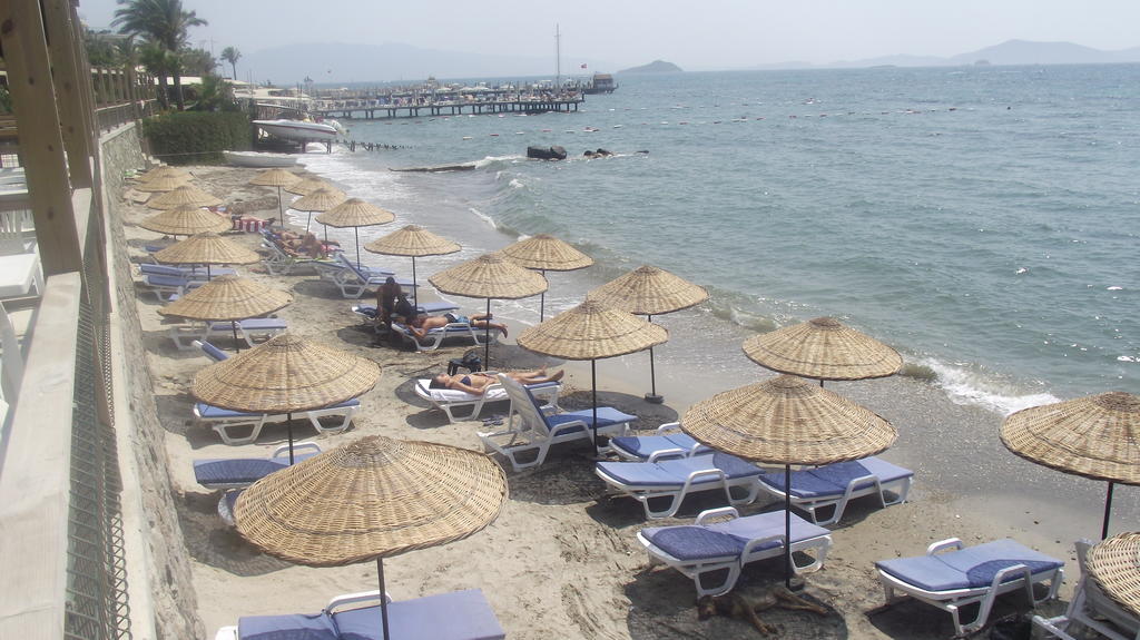 Ado Beach Hotel Тургутрейс Екстер'єр фото
