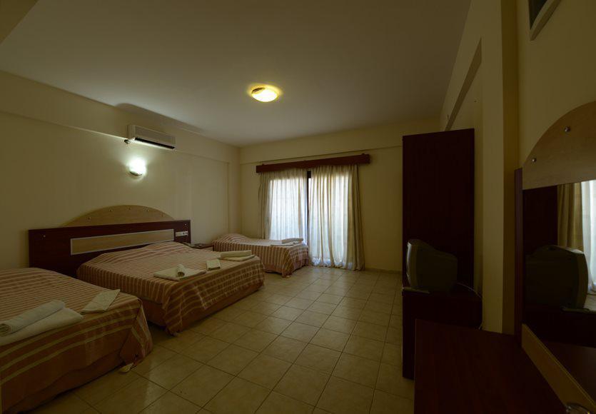 Ado Beach Hotel Тургутрейс Екстер'єр фото